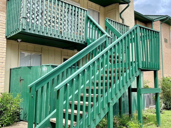 1516 Bay Area Boulevard E4, Houston TX 77058