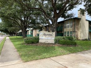 1516 Bay Area Boulevard E4, Houston TX 77058