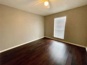 1516 Bay Area Boulevard E4, Houston TX 77058