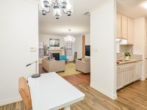 9850 Pagewood Lane 1403, Houston TX 77042