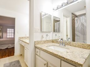 9850 Pagewood Lane 1403, Houston TX 77042