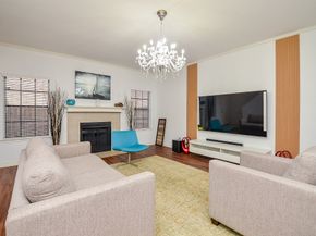 9850 Pagewood Lane 1403, Houston TX 77042