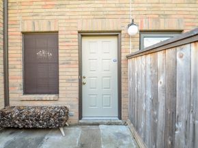 9850 Pagewood Lane 1403, Houston TX 77042