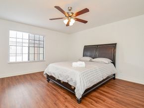 9850 Pagewood Lane 1403, Houston TX 77042