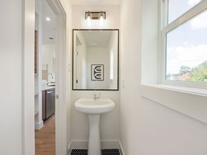 1717 Mary Street, Houston TX 77026