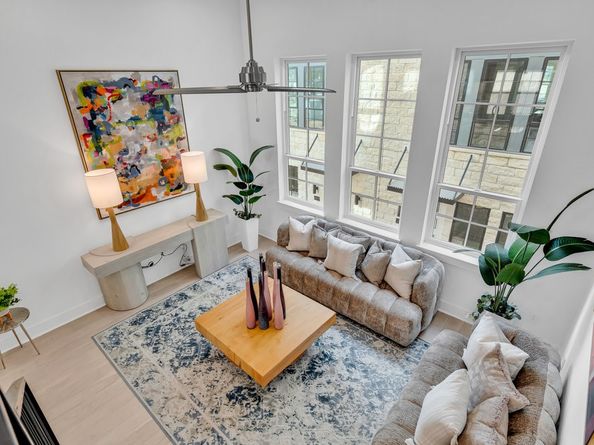 3 N St Charles St F Street, Houston TX 77003