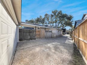 6222 VickiJohn Drive, Houston TX 77096