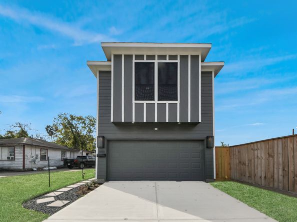 6910 J W Peavy Drive, Houston TX 77011