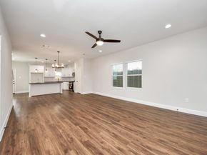 6910 J W Peavy Drive, Houston TX 77011