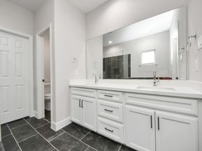 6910 J W Peavy Drive, Houston TX 77011