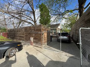 129 Garrotsville Street, Houston TX 77022