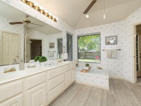 7810 Timberline Run Lane, Houston TX 77095
