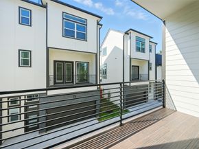 1913 Hoskins Drive E, Houston TX 77080