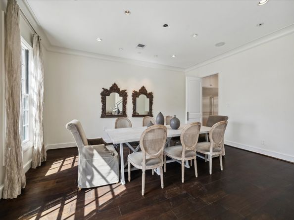 3738 Wickersham Ln, Houston TX 77027
