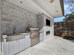 3738 Wickersham Ln, Houston TX 77027