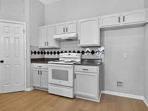 2710 Grants Lake Boulevard L8, Sugar Land TX 77479
