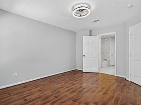 2710 Grants Lake Boulevard L8, Sugar Land TX 77479