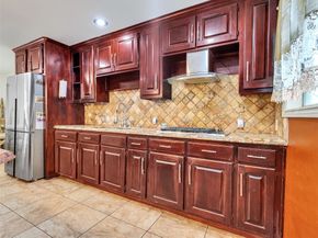7923 Glenview Drive, Houston TX 77061