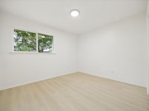 7802 Gulfton Street, Houston TX 77036