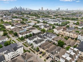 5513 Petty Street C, Houston TX 77007