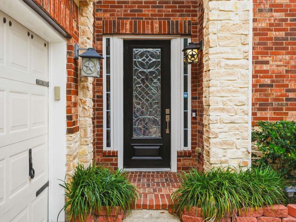18431 W Laura Shore Drive, Cypress TX 77433