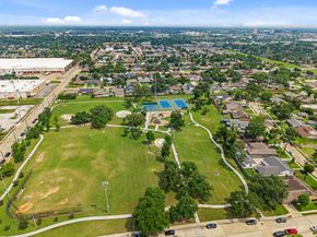 2707 Droxford Drive, Houston TX 77008
