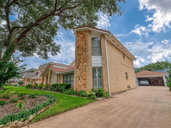 1755 Carriage Way, Sugar Land TX 77478
