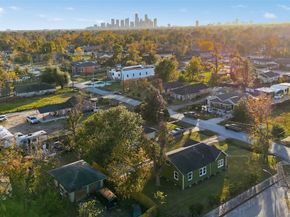 4918 Los Angeles Street, Houston TX 77026