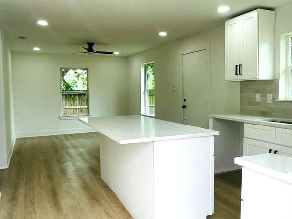 9110 Heatherside Street, Houston TX 77016