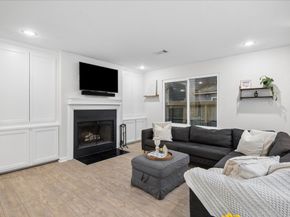 11 Twisted Birch Place Court, The Woodlands TX 77381