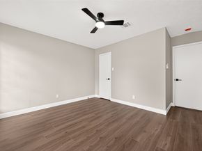 338 Coach Lamp Lane, Houston TX 77060