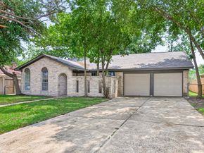 338 Coach Lamp Lane, Houston TX 77060