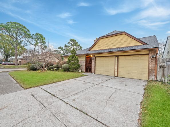 3714 Echo Grove Lane, Houston TX 77043