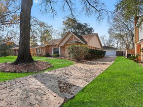 2067 SE Shadow Rock Drive, Houston TX 77339