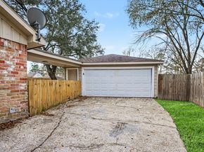 2067 SE Shadow Rock Drive, Houston TX 77339