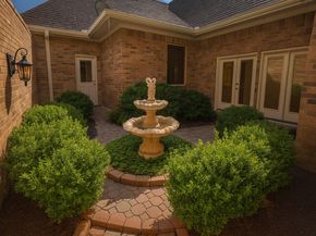 24 Stonegate Park Ct, Spring TX 77379