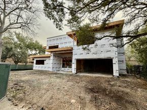 1701 BANKS Street, Houston TX 77098