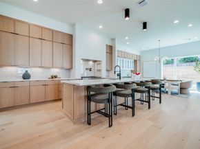 1701 BANKS Street, Houston TX 77098