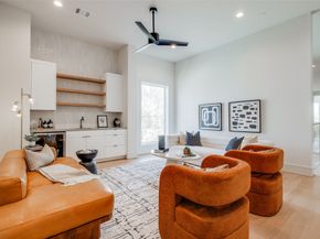 1701 BANKS Street, Houston TX 77098