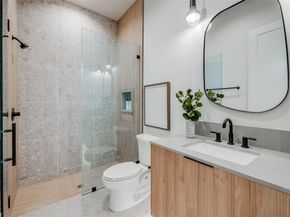 1701 BANKS Street, Houston TX 77098