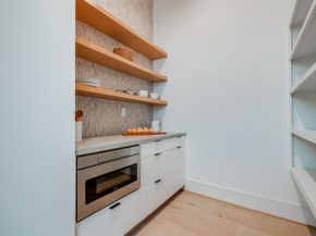 1701 BANKS Street, Houston TX 77098