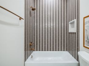 1701 BANKS Street, Houston TX 77098