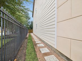 888 Fisher Street, Houston TX 77018