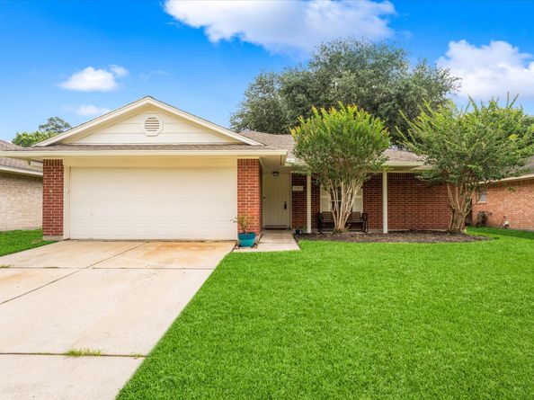 2307 Old Oak Lane, Houston TX 77339