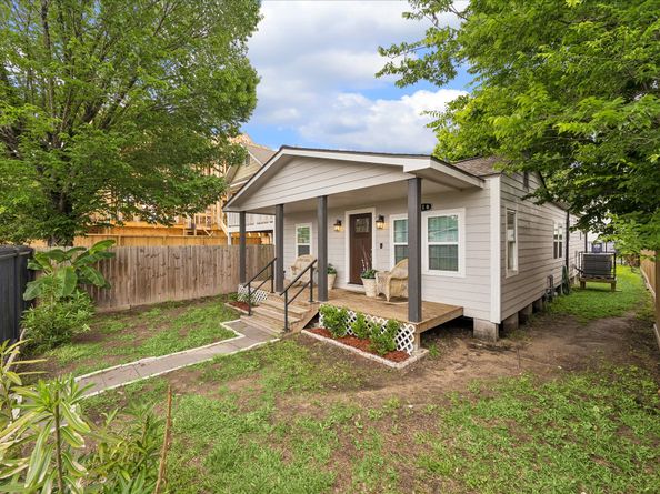 216 E 32nd Street, Houston TX 77018