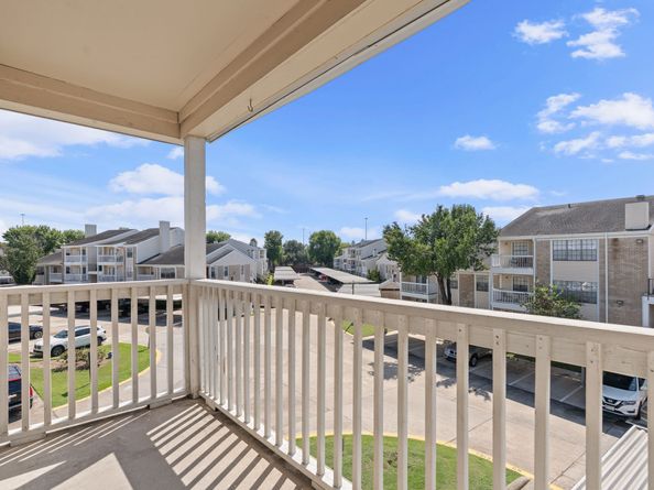 2750 Holly Hall Street 1806, Houston TX 77054