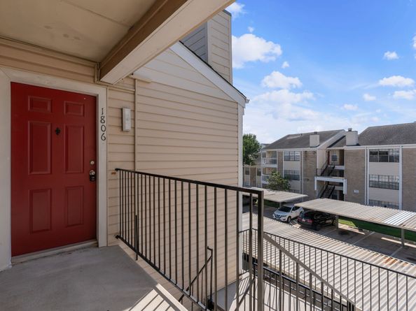 2750 Holly Hall Street 1806, Houston TX 77054