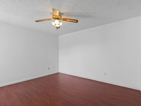 2750 Holly Hall Street 1806, Houston TX 77054