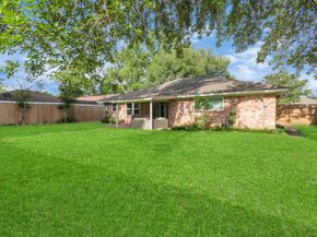 2718 Lazy Spring Drive, Houston TX 77080
