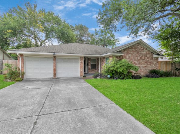 2718 Lazy Spring Drive, Houston TX 77080